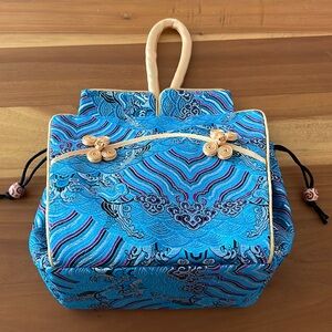 Chinese silk embroidered purse